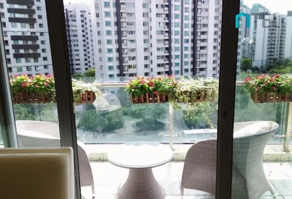 Standard Smaller 2-bdr Unit Lujiazui Center Palace(2)