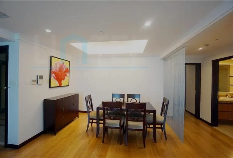 Standard big 2-bdr Unit Jing'an Residence 8(3)