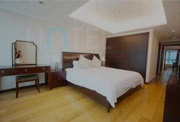 Standard big 2-bdr Unit Jing'an Residence 8(7)