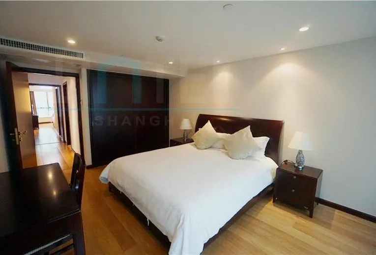 Standard big 2-bdr Unit Jing'an Residence 8(10)
