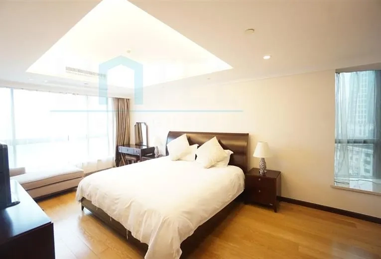 Standard bigger 3-bdr Jing'an Residence 8(8)