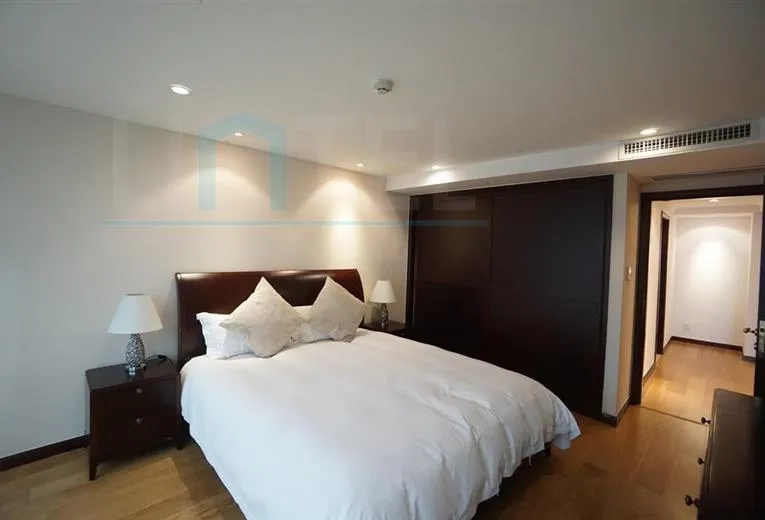 Standard smaller 3-bdr Jing'an Residence 8(11)