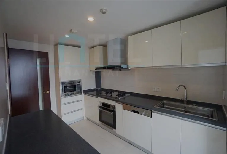 Standard smaller 3-bdr Jing'an Residence 8(5)