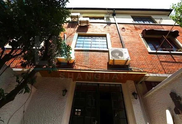 愚园路608弄121B号
