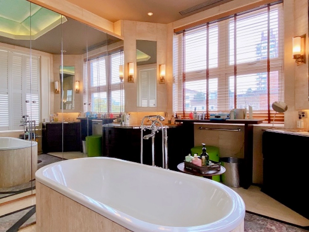 乌鲁木齐中路280弄9号(10)