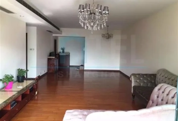 东方曼哈顿1号1202室