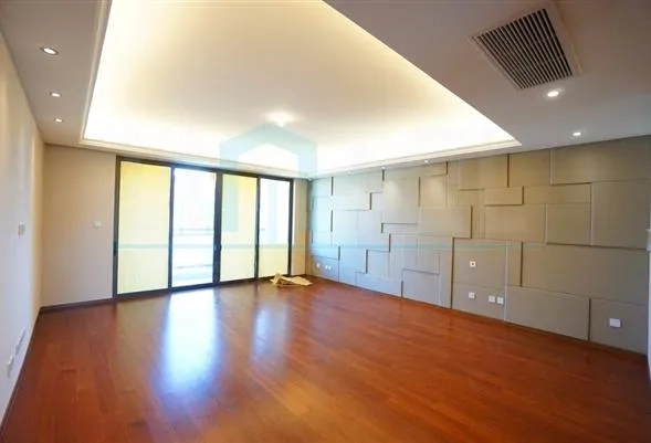仁恒西郊花园56号1701室