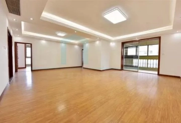 皇家花园8号1802室