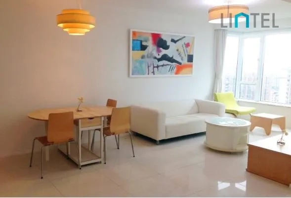 东方曼哈顿8号2403室