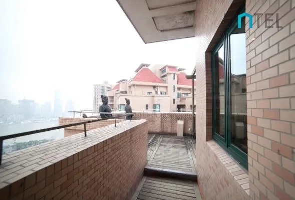仁恒滨江园28号2602室(18)
