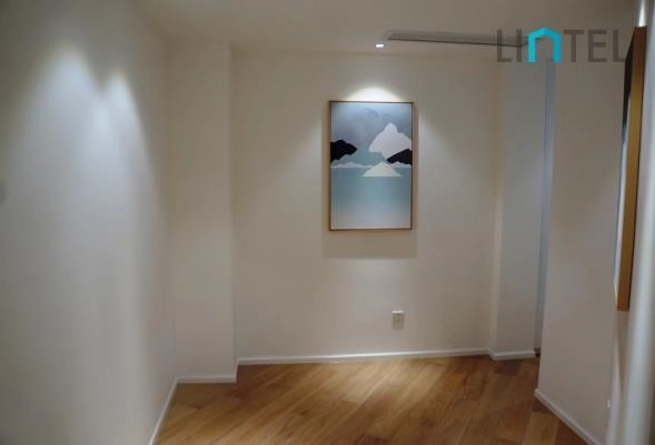 东方曼哈顿8号402室(8)