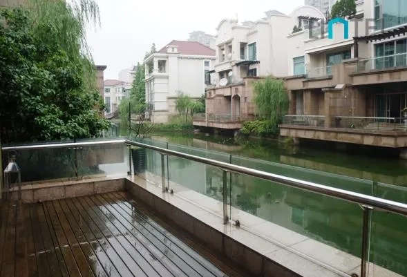 世茂湖滨花园标准叠加三房户型(2)
